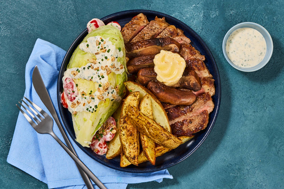 Steak de faux-filet grillé avec champignons beurrés au sel de truffes