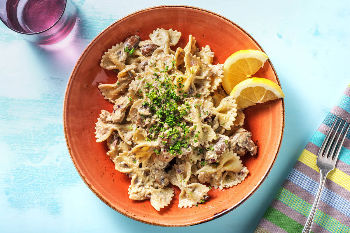 Pasta met kipgehakt in roomsaus