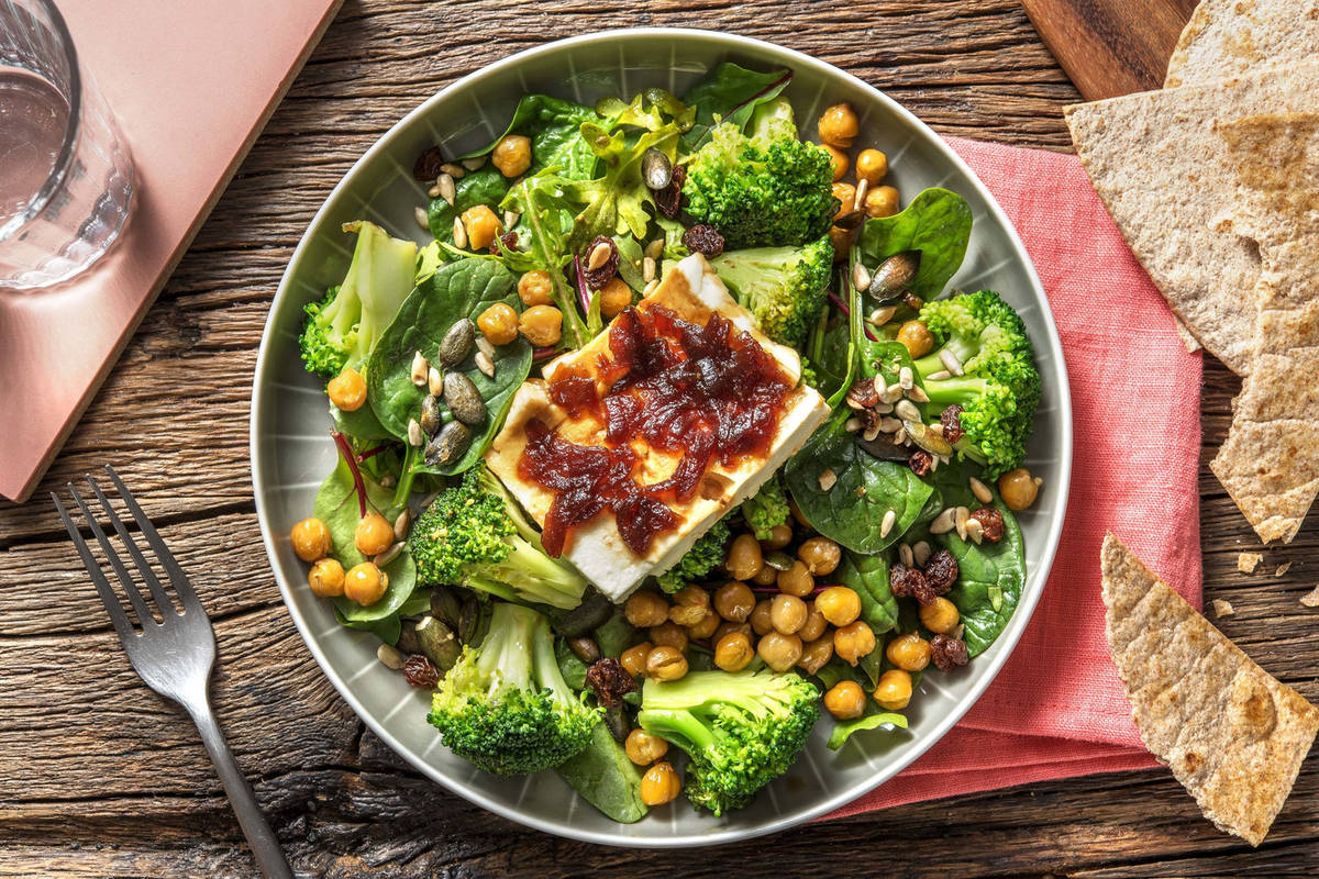 Feta, chutney d’oignons et pois chiches grillés 