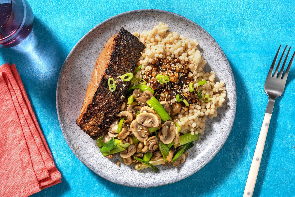 Filet de saumon mariné à l'asiatique et couscous perlé