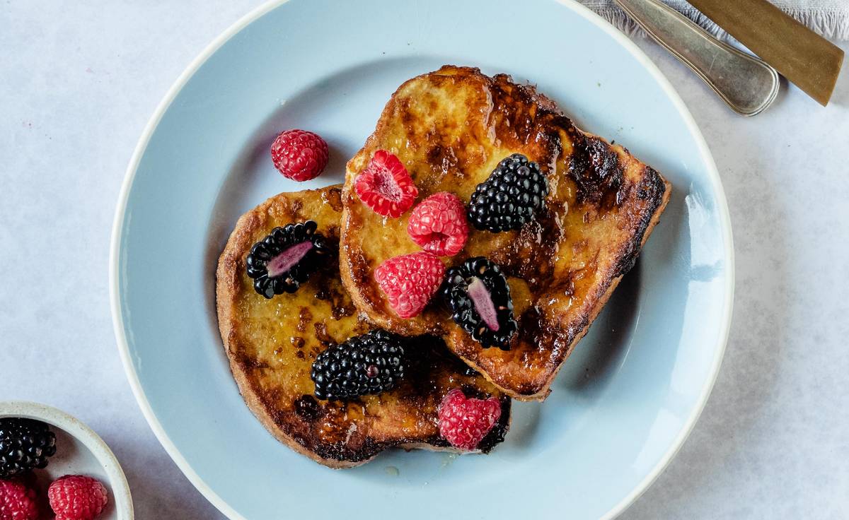 French toast med färska bär