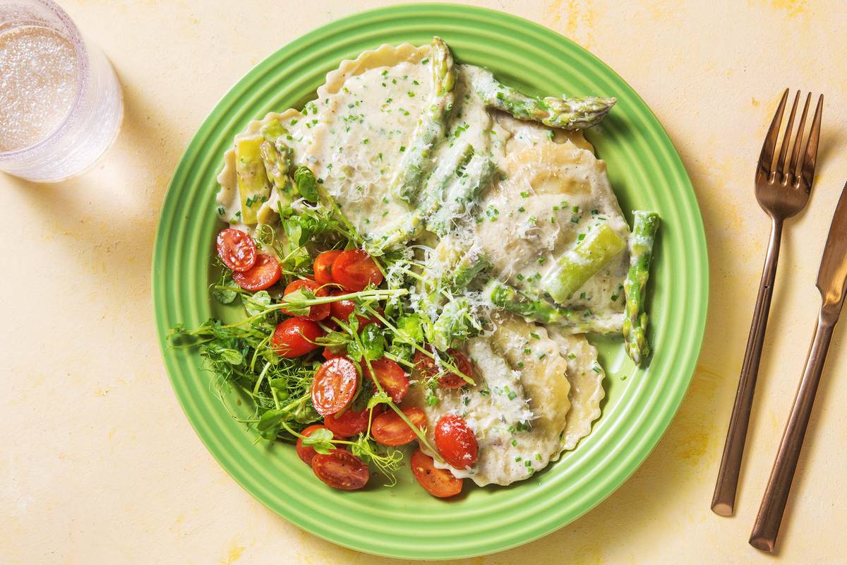 Fresh Pasta with Asparagus & Blue Cheese Sauce