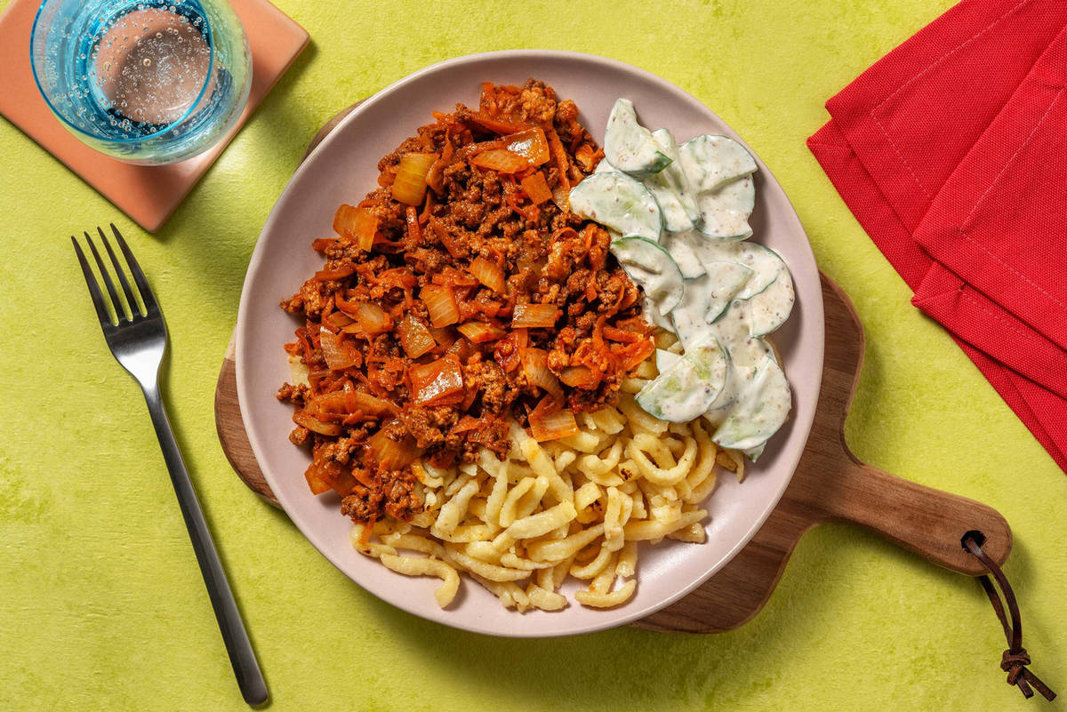 Frische Spätzle in Bio-Hackfleisch Bratensoße