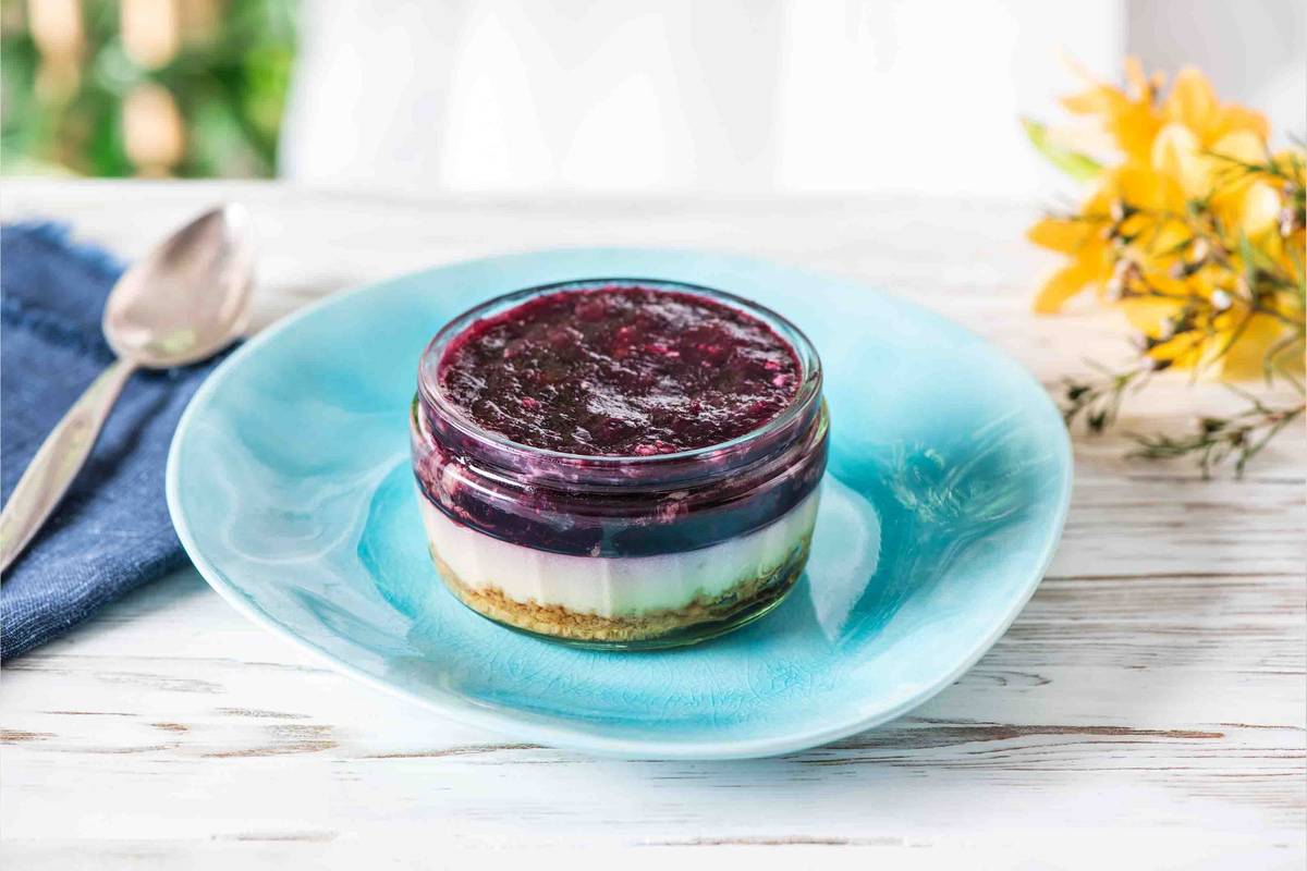 Gϋ Blueberry & Lemon Cheesecakes