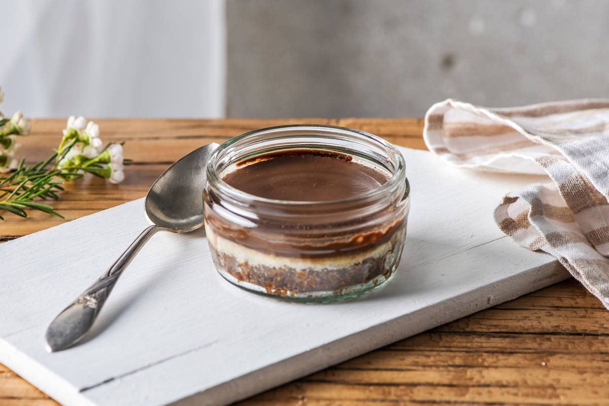 Gϋ Chocolate & Vanilla Cheesecakes