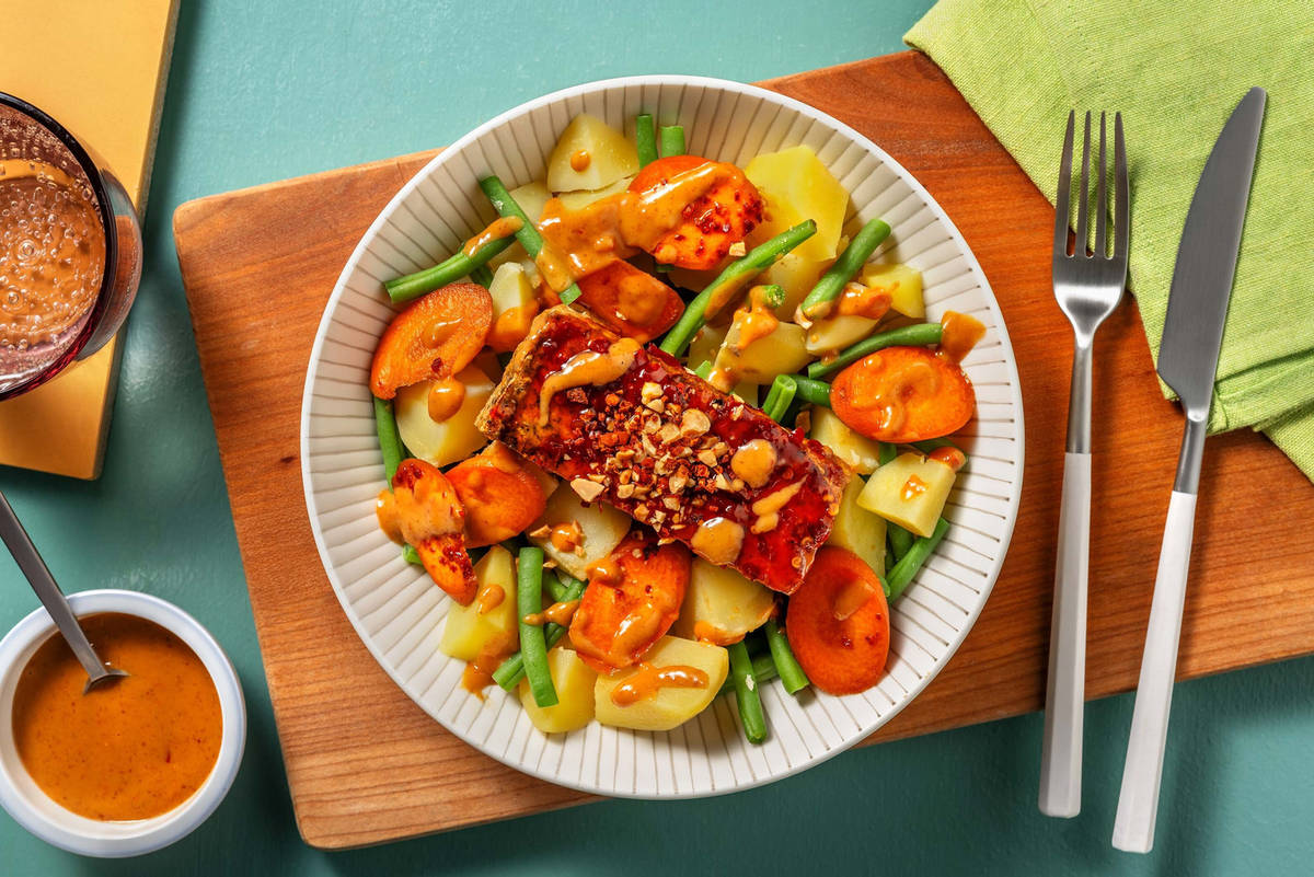 Gado Gado! Tofu mit Satay-Soße auf Gemüsebett