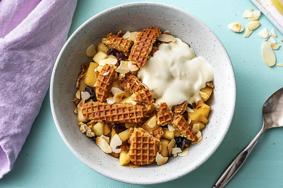 Pomme poêlée, raisins secs et éclats de gaufre au sirop