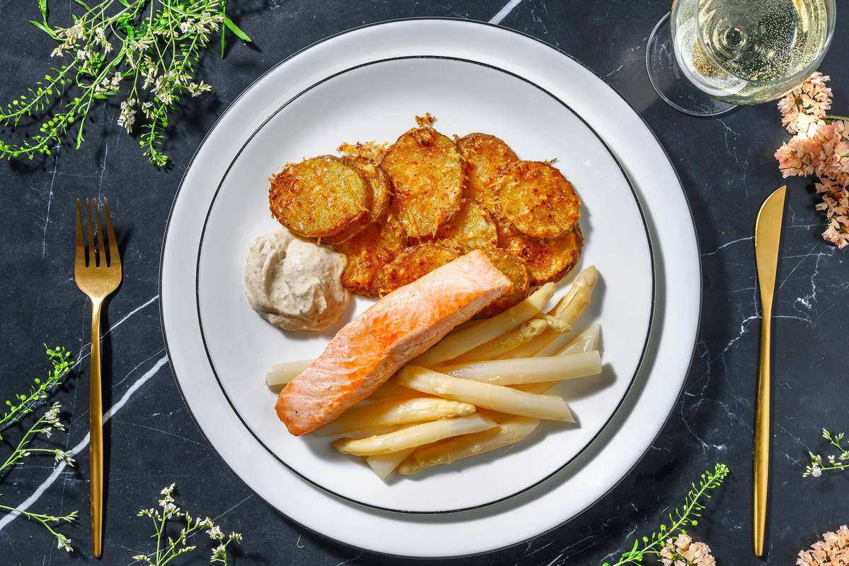 Gebratener Lachs mit weißem Spargel