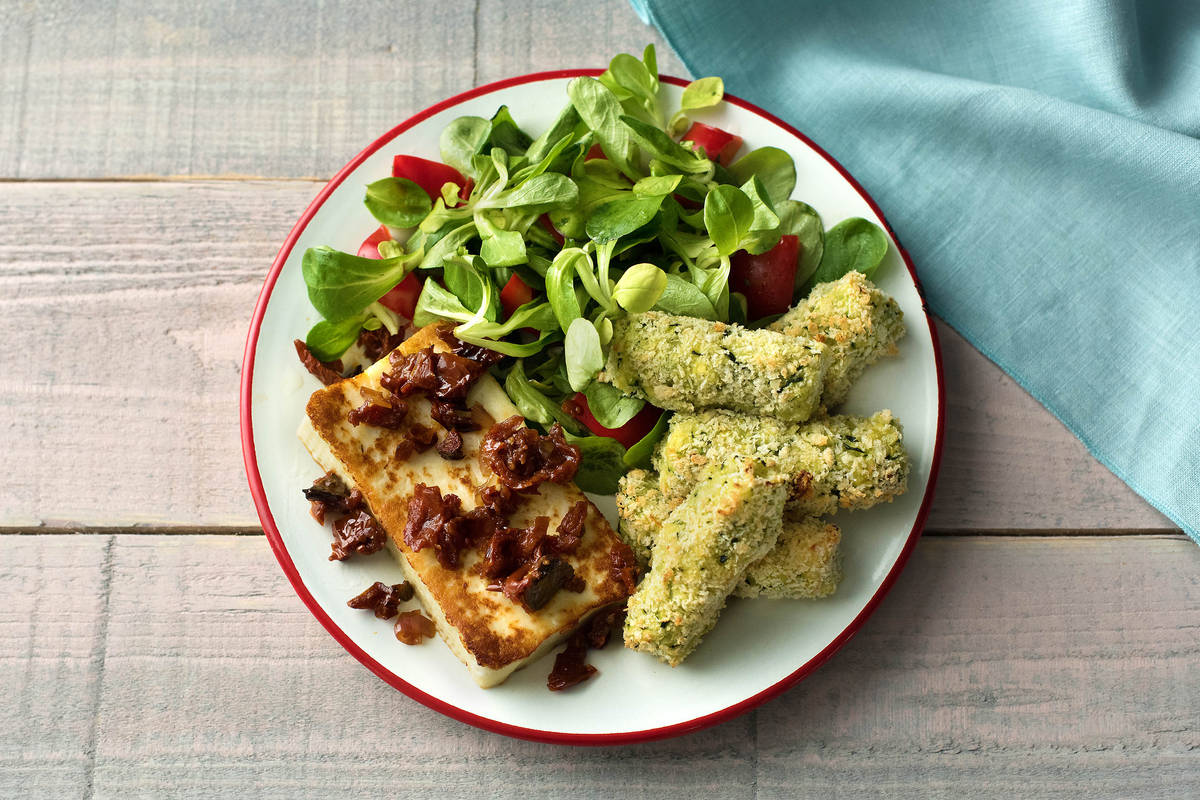 Gebratener Paneer mit Kartoffel-Zucchini-Kroketten