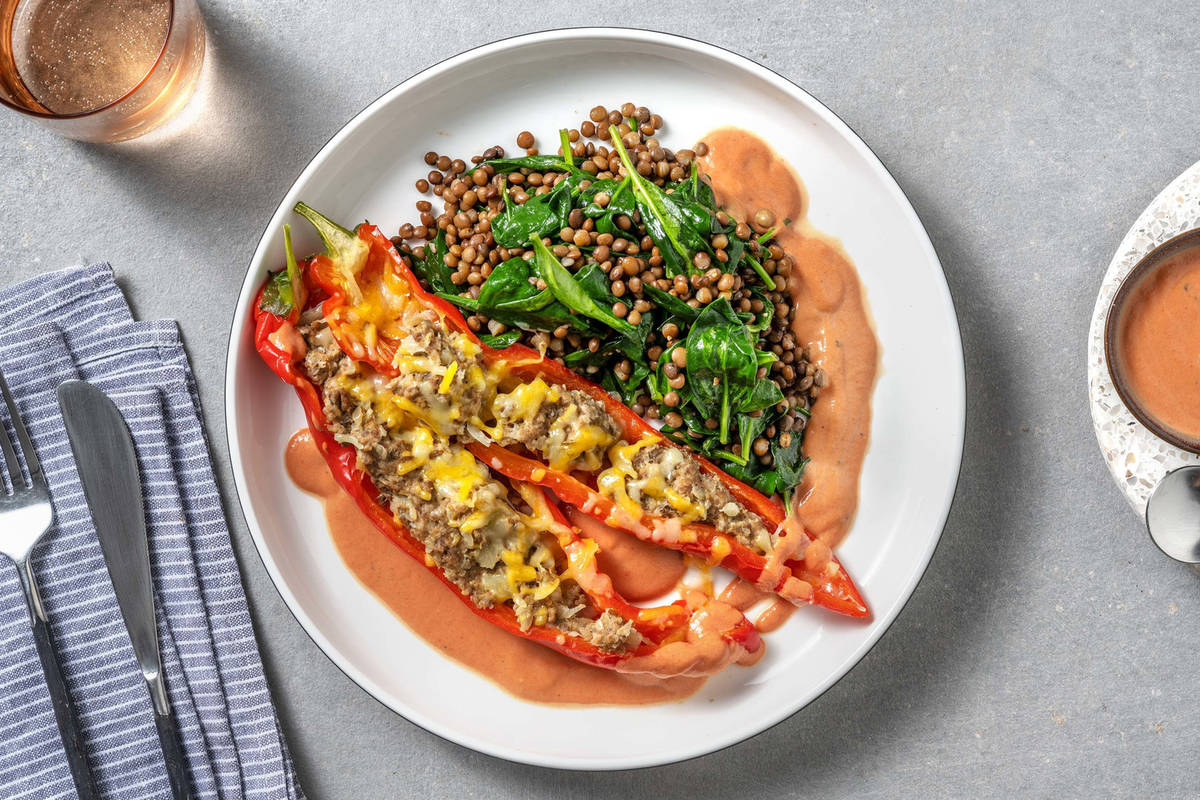 Gedämpfte Spitzpeperoni mit Hackfüllung