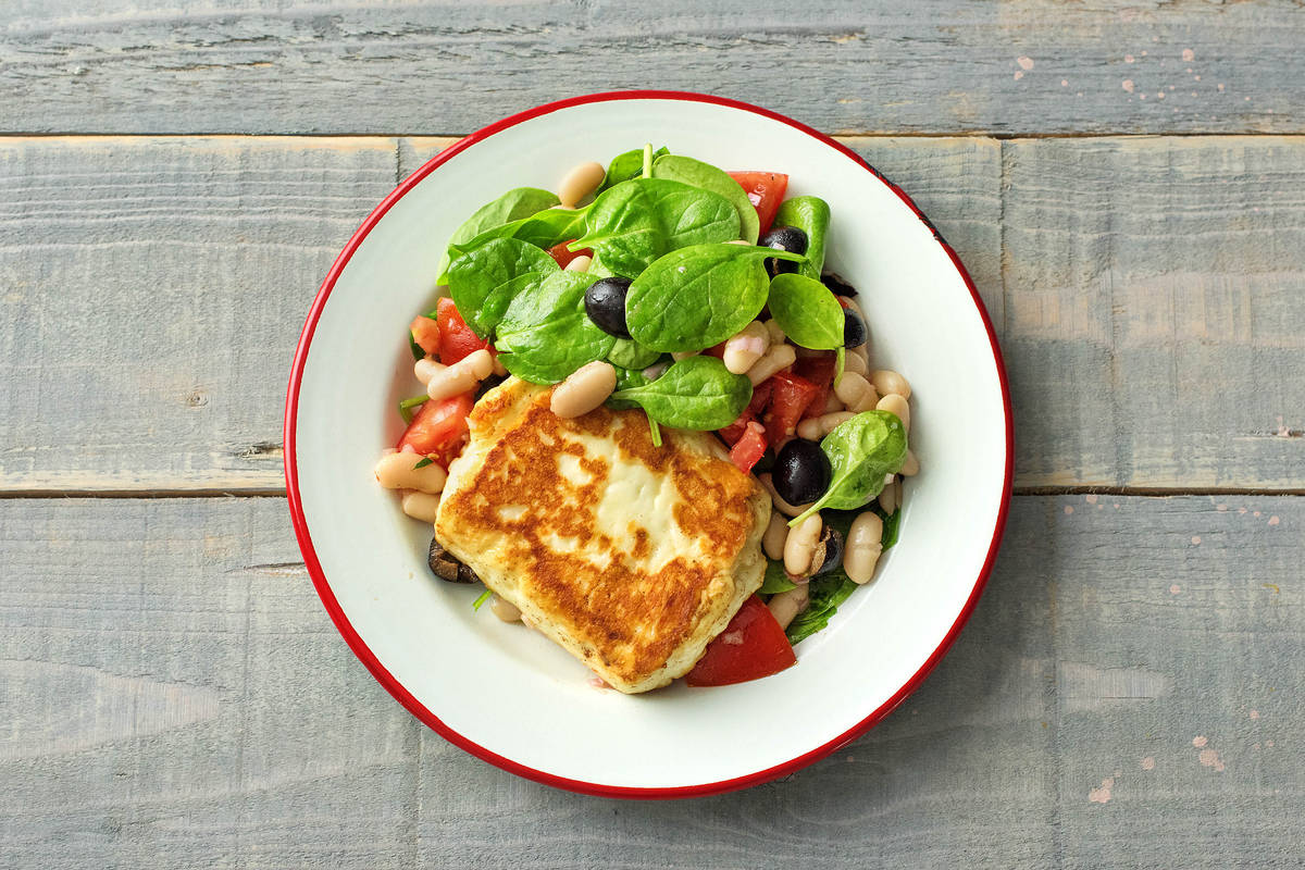 Grillierter Halloumi mit griechischem Cannellini-Bohnen-Salat