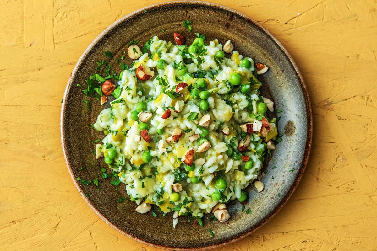 Grünes Lauchrisotto mit knackigen Haselnüssen