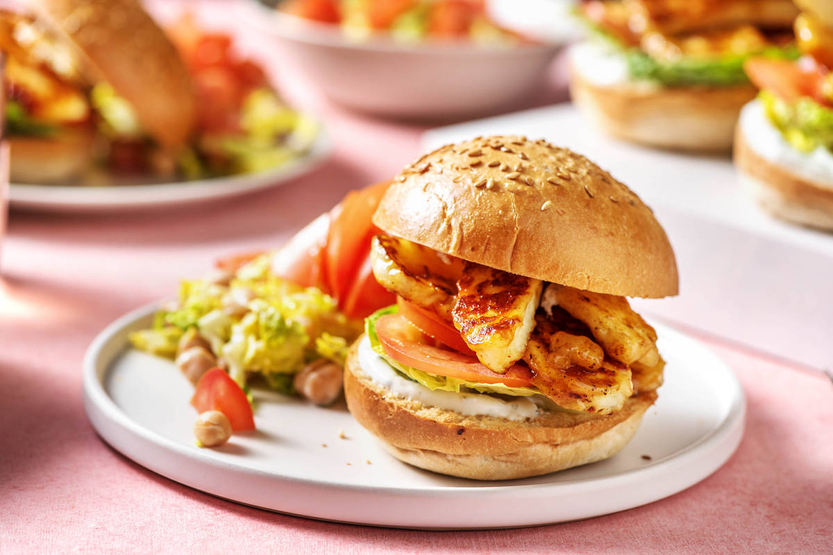 Halloumi Burger (v)