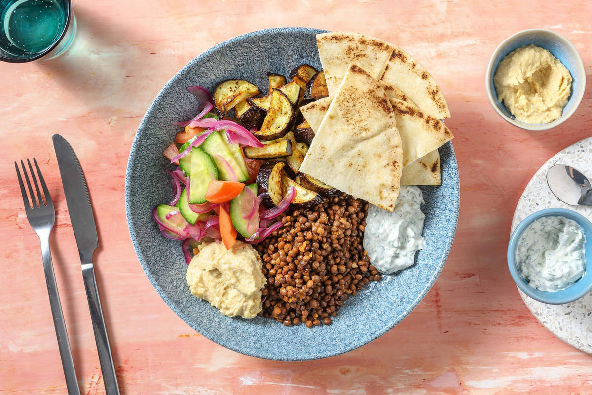 Hummus-Bowl mit Sesamaubergine
