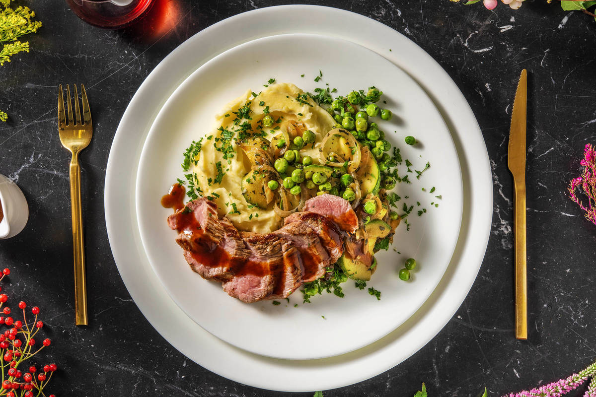 Kalfssukade met bolcourgette en doperwten