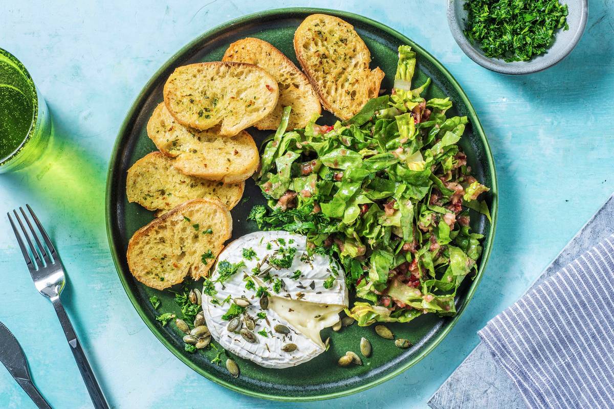 Karamellisierter Camembert mit Himbeerdressing