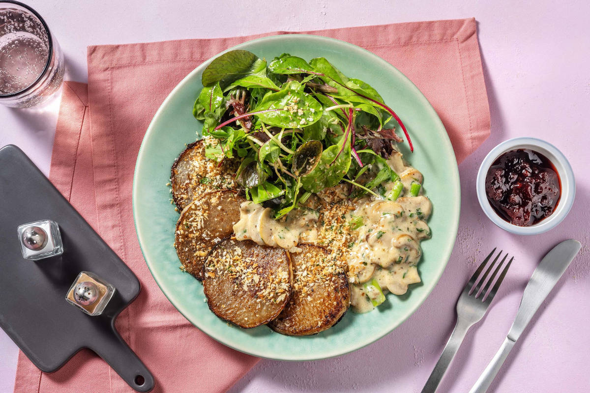 Kohlrabisteaks mit Zitronenthymian-Panko-Crumble
