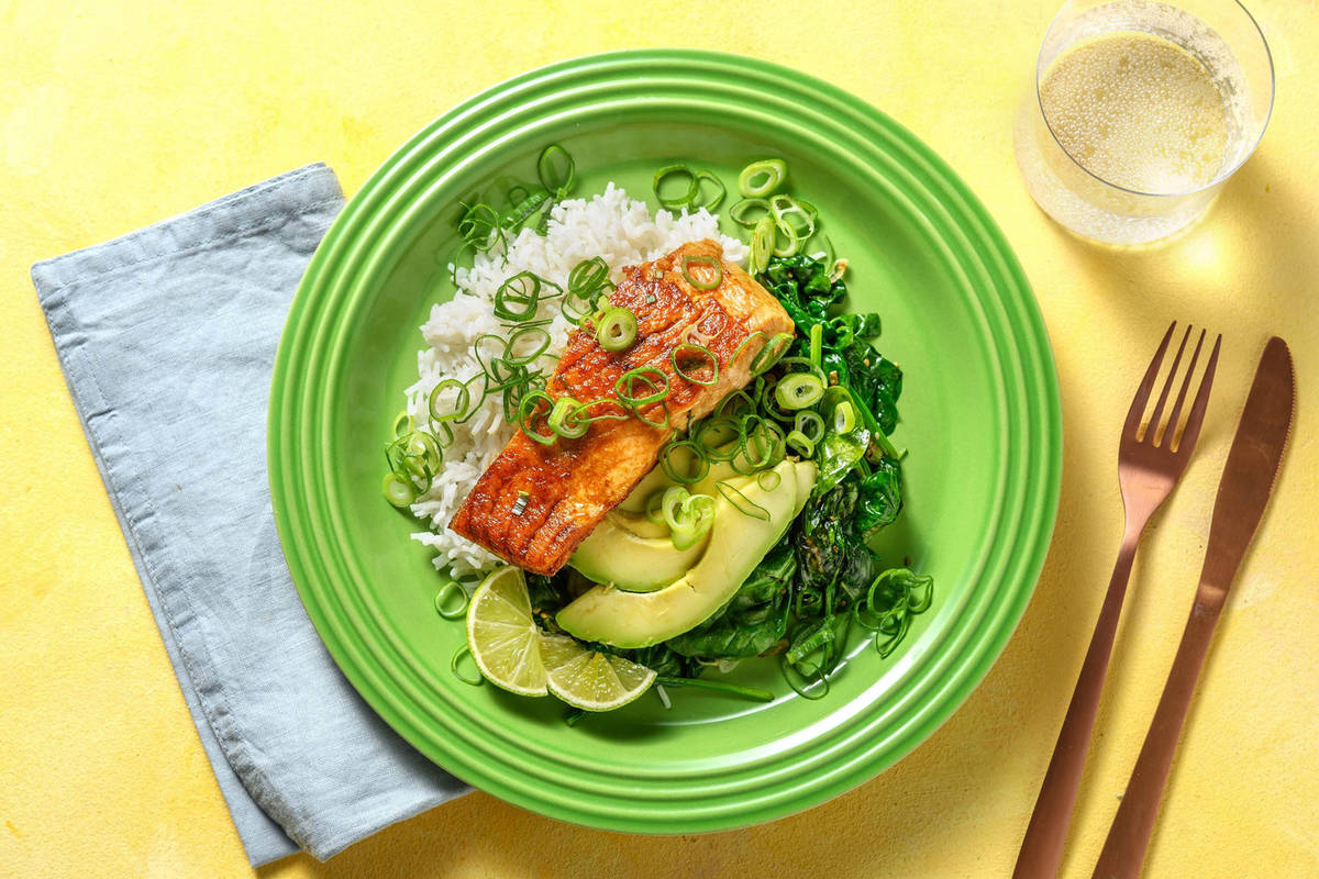 Lachsfilet in Teriyakisoße mit Avocado
