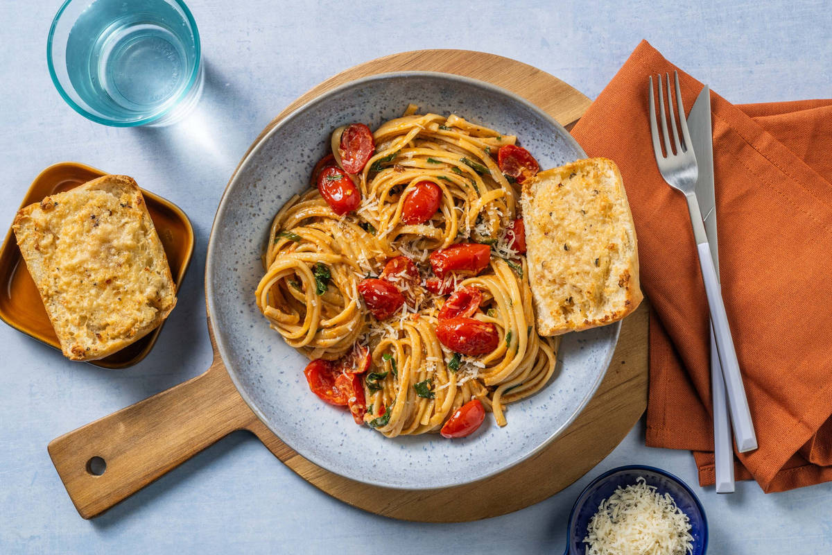 Creamy Roasted Pepper Pesto Linguine