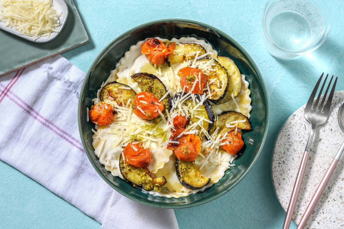 Maxi-Ravioli mit Tomate-Mozzarella-Füllung