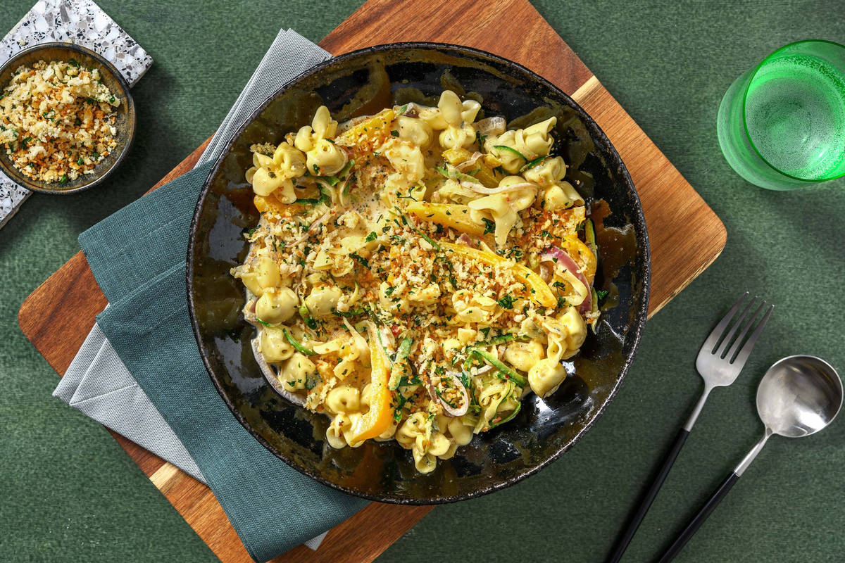 Mediterrane Fiorelli mit Kräuter-Käse-Bröseln