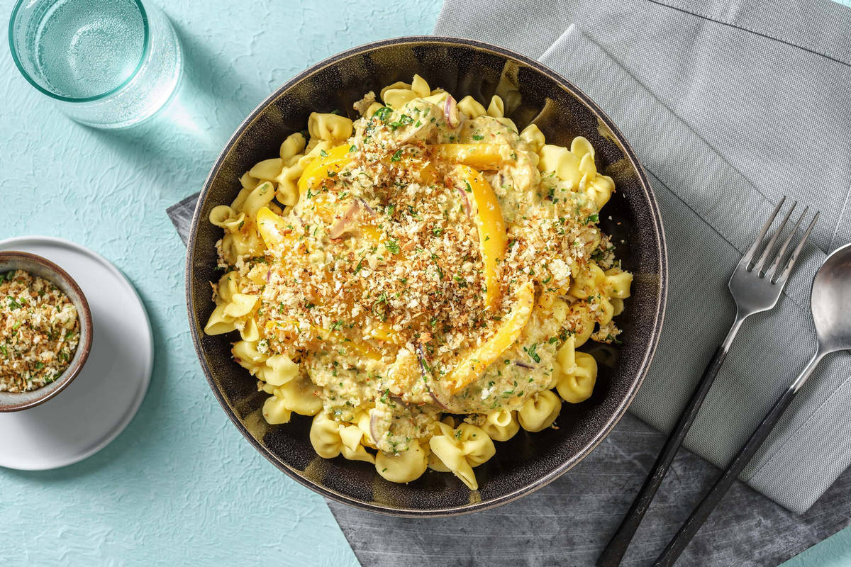 Mediterrane Fiorelli mit Kräuter-Käse-Bröseln
