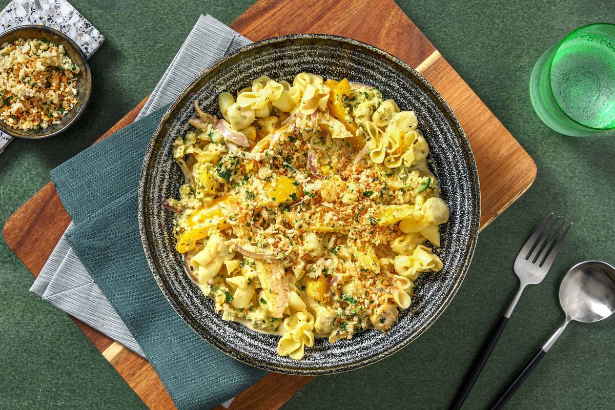 Mediterrane Fiorelli mit Kräuter-Käse-Bröseln