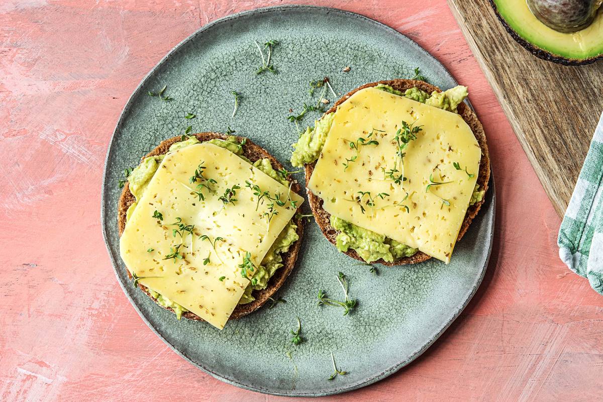 Meergranenbeschuit met avocado