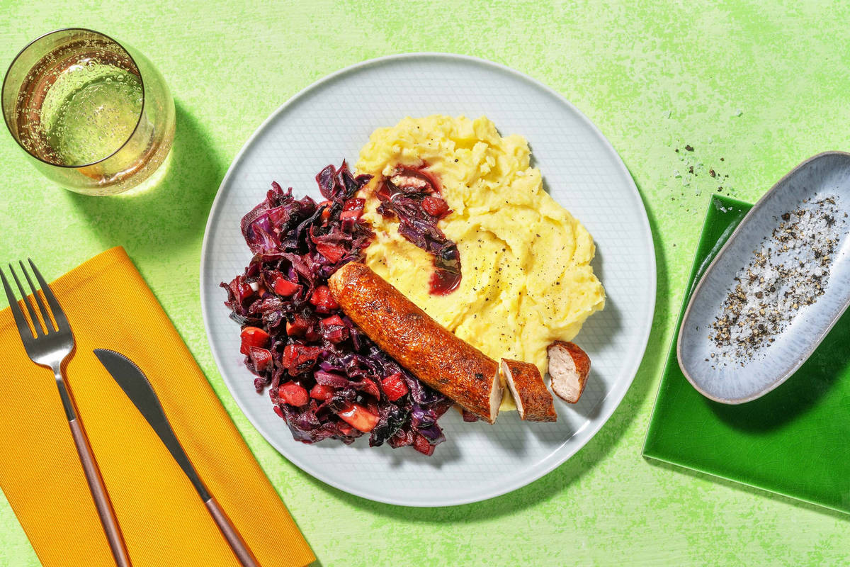 Gestoofde rodekool met kipworst