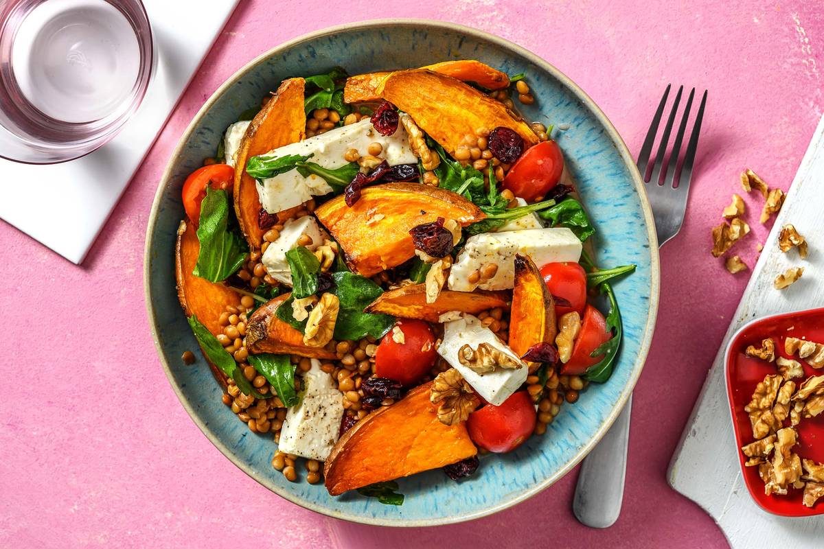 Mit Honig geschmolzener Hirtenkäse mit Süßkartoffelecken