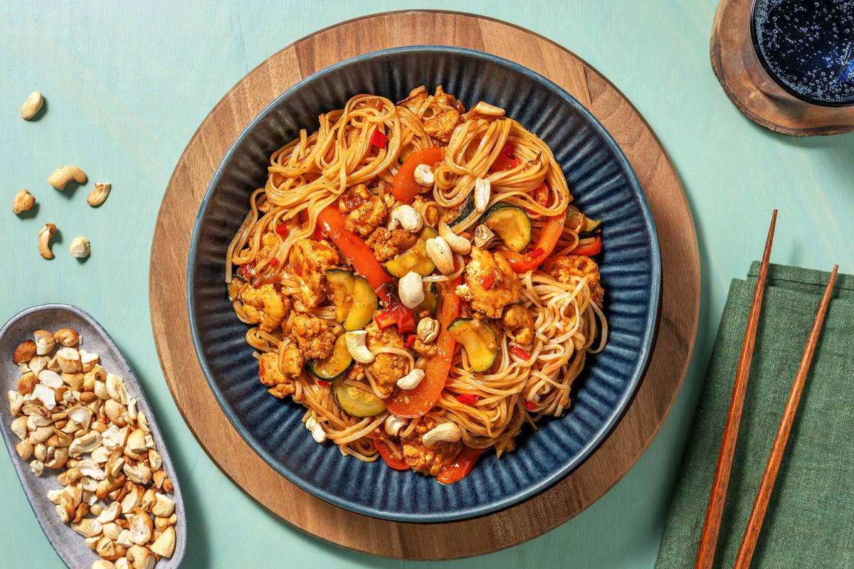 Nouilles au poulet haché et sauce asiatique