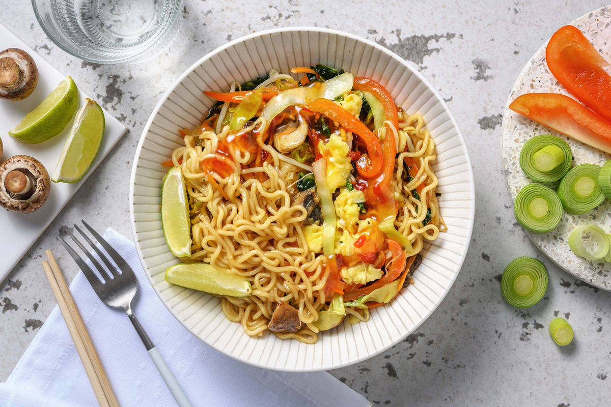 Nouilles Hokkien sautées aux légumes asiatiques