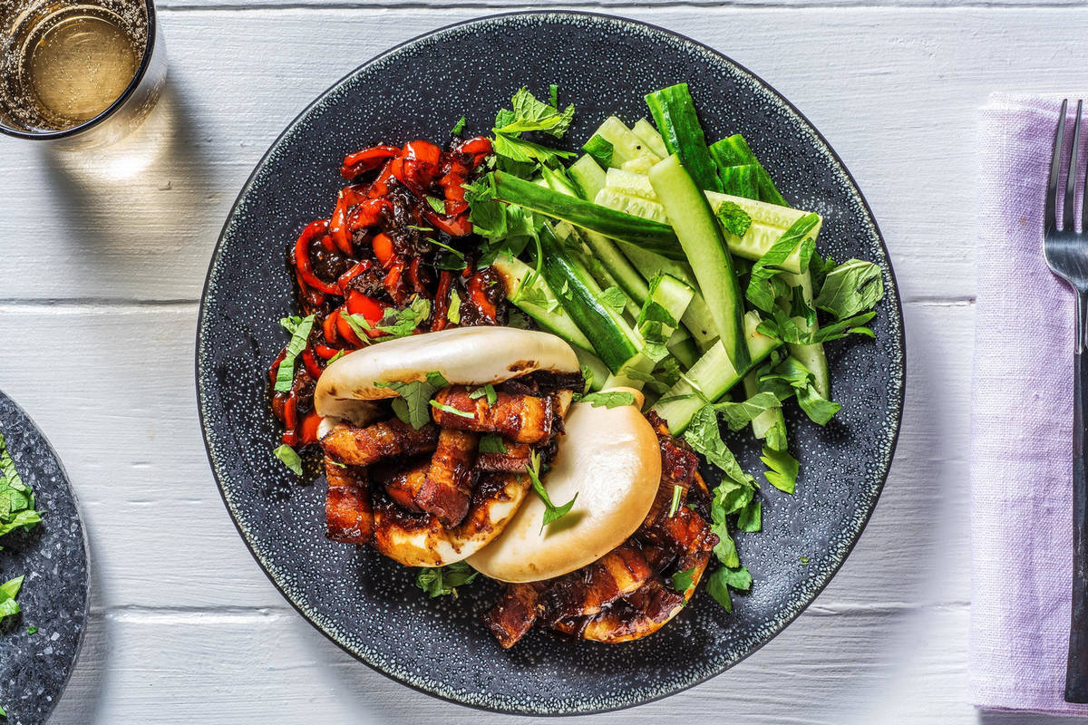 Gestoomde bao bun met speklap in ketjapmarinade 