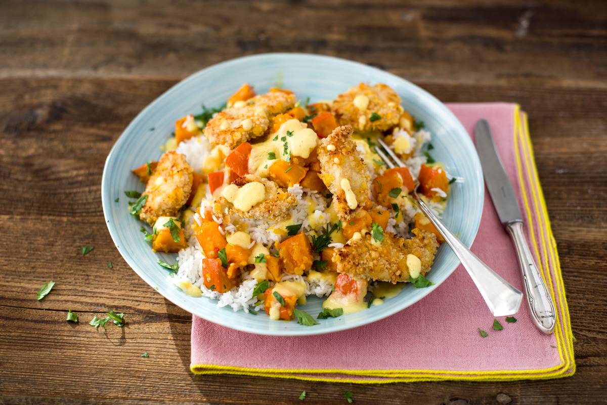 Panierte Trutenbrust mit Süsskartoffel-Sesam-Bratpfanne