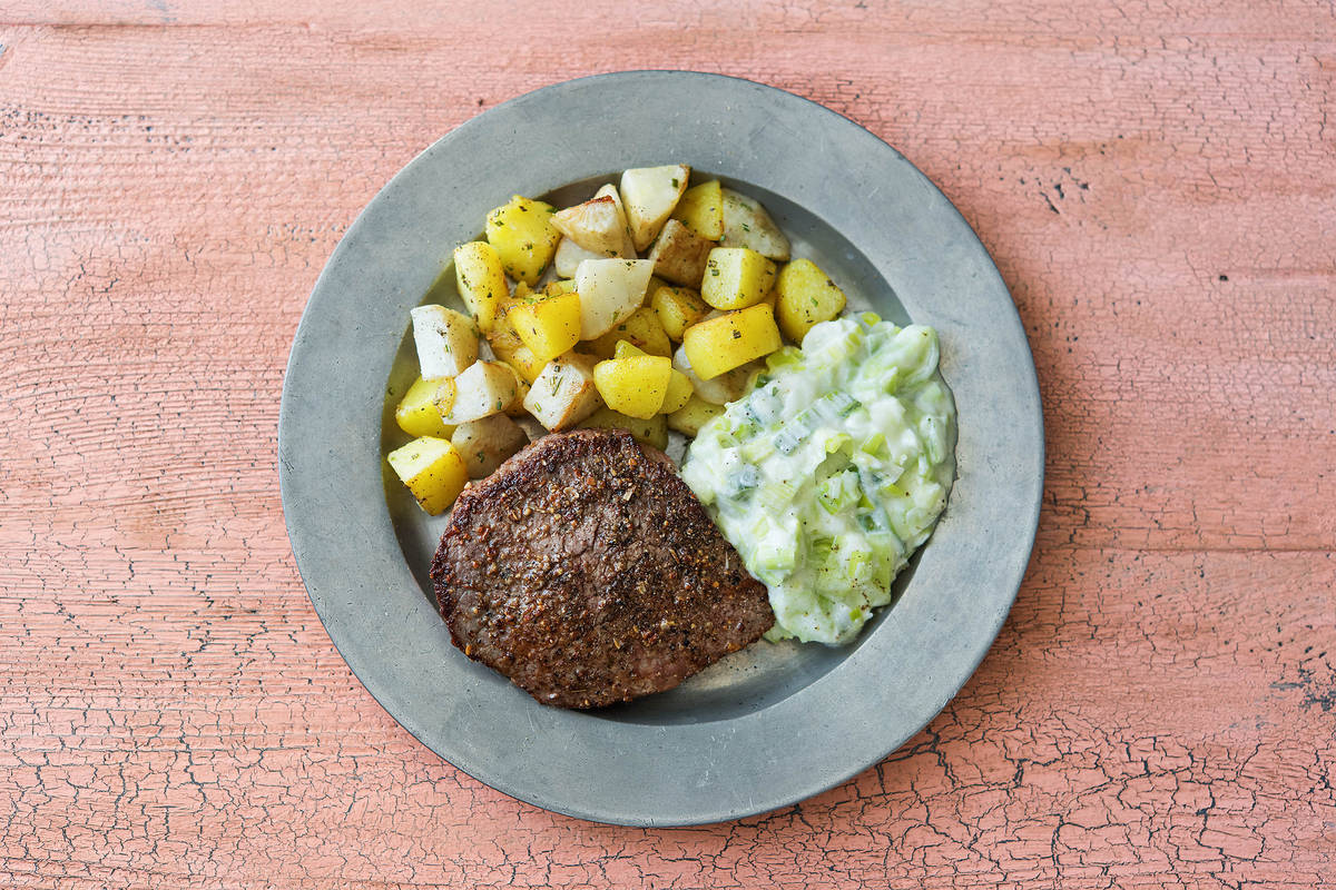 Pfeffersteak mit Topinambur-Kartoffel-Würfeln