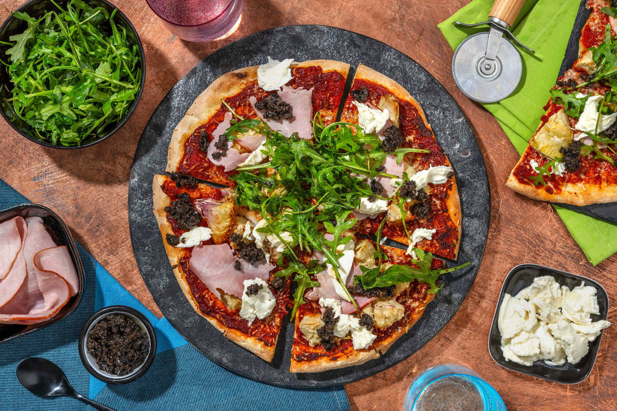Pizza capricciosa de luxe au jambon cru et cœurs d’artichaut