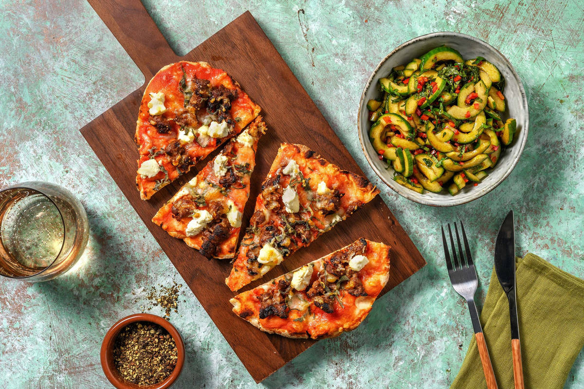 Pizza sur naan aux merguez, à la ricotta et à la sauge