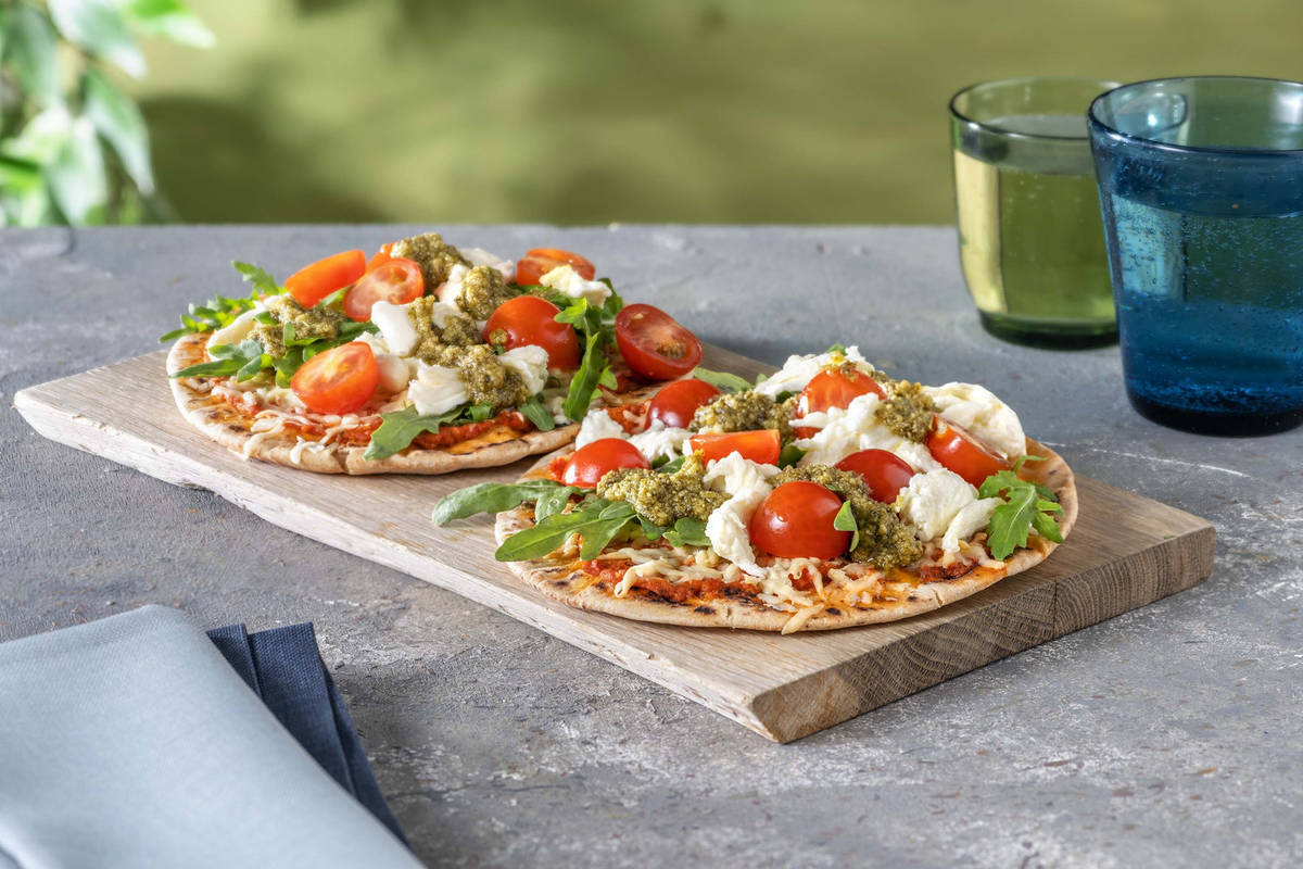 Pizzetta Bufala mit Kirschtomaten-Basilikum-Topping