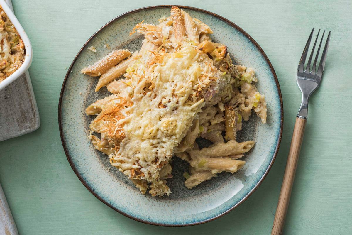 Pastaschotel uit de oven met zelfgemaakte bloemkoolsaus
