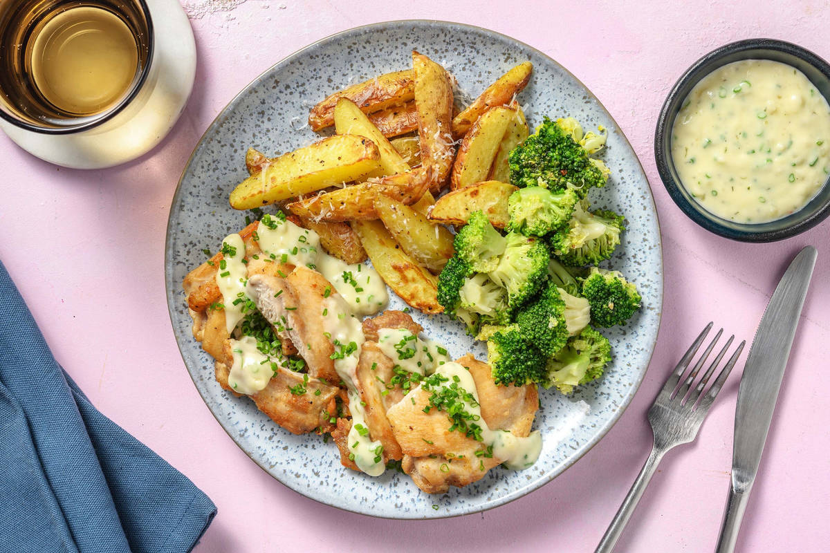 Poulet dans une sauce crémeuse à la ciboulette