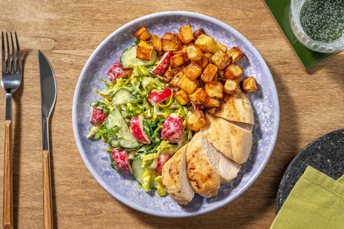 Pouletbrust an Salat mit Aprikosen-Curry-Dressing