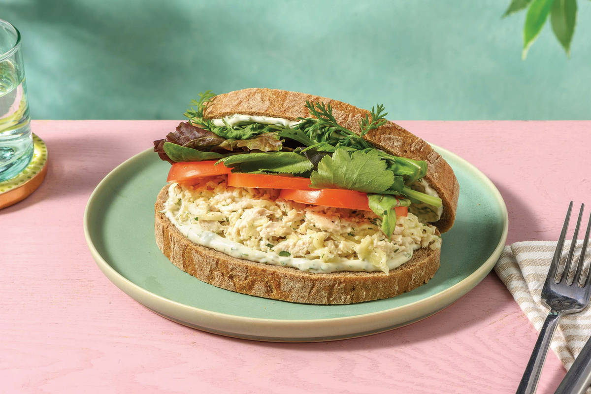 Pulled Chicken & Cheese Sandwich with Tomato & Lettuce