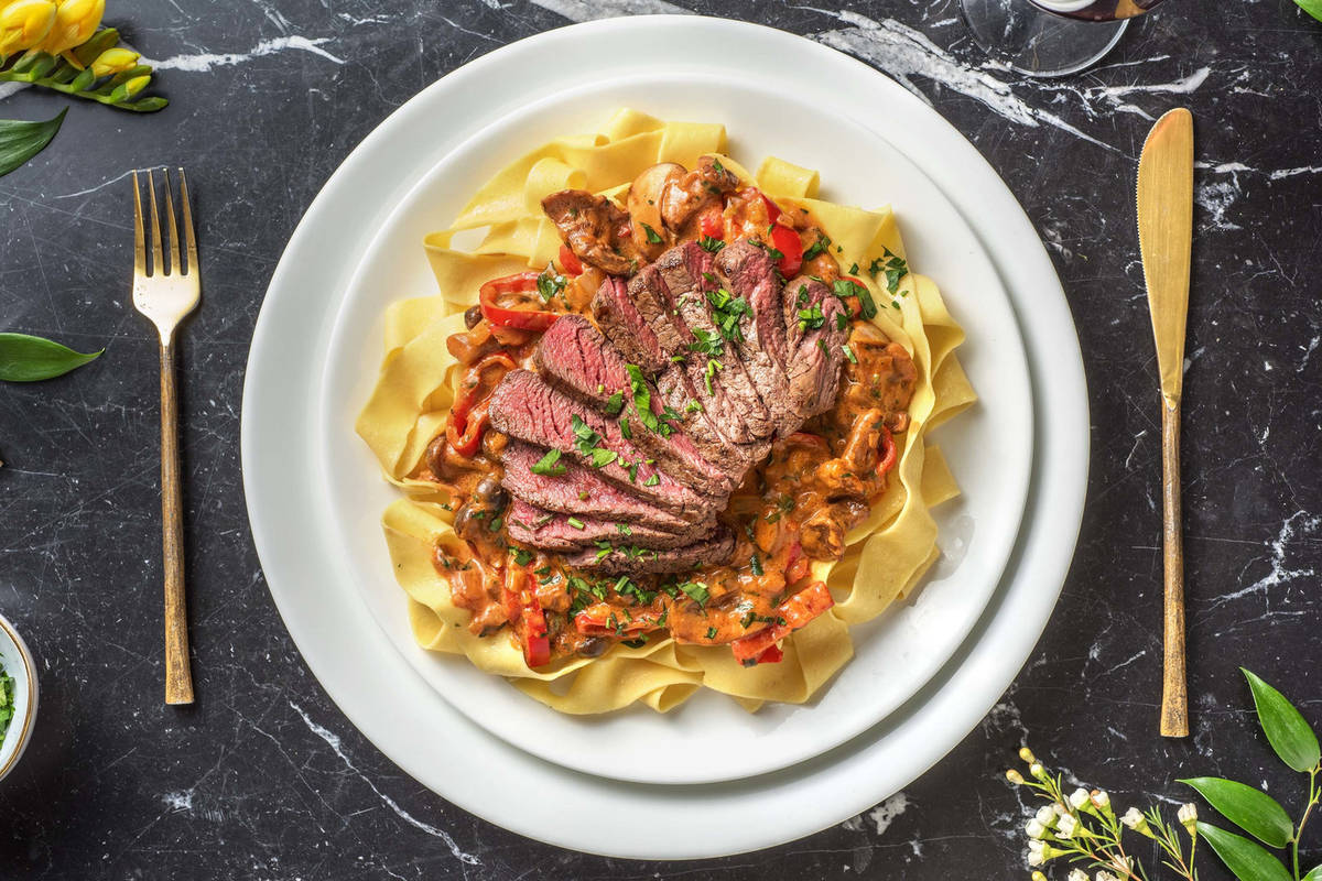 Klassieke steak stroganoff met verse pappardelle