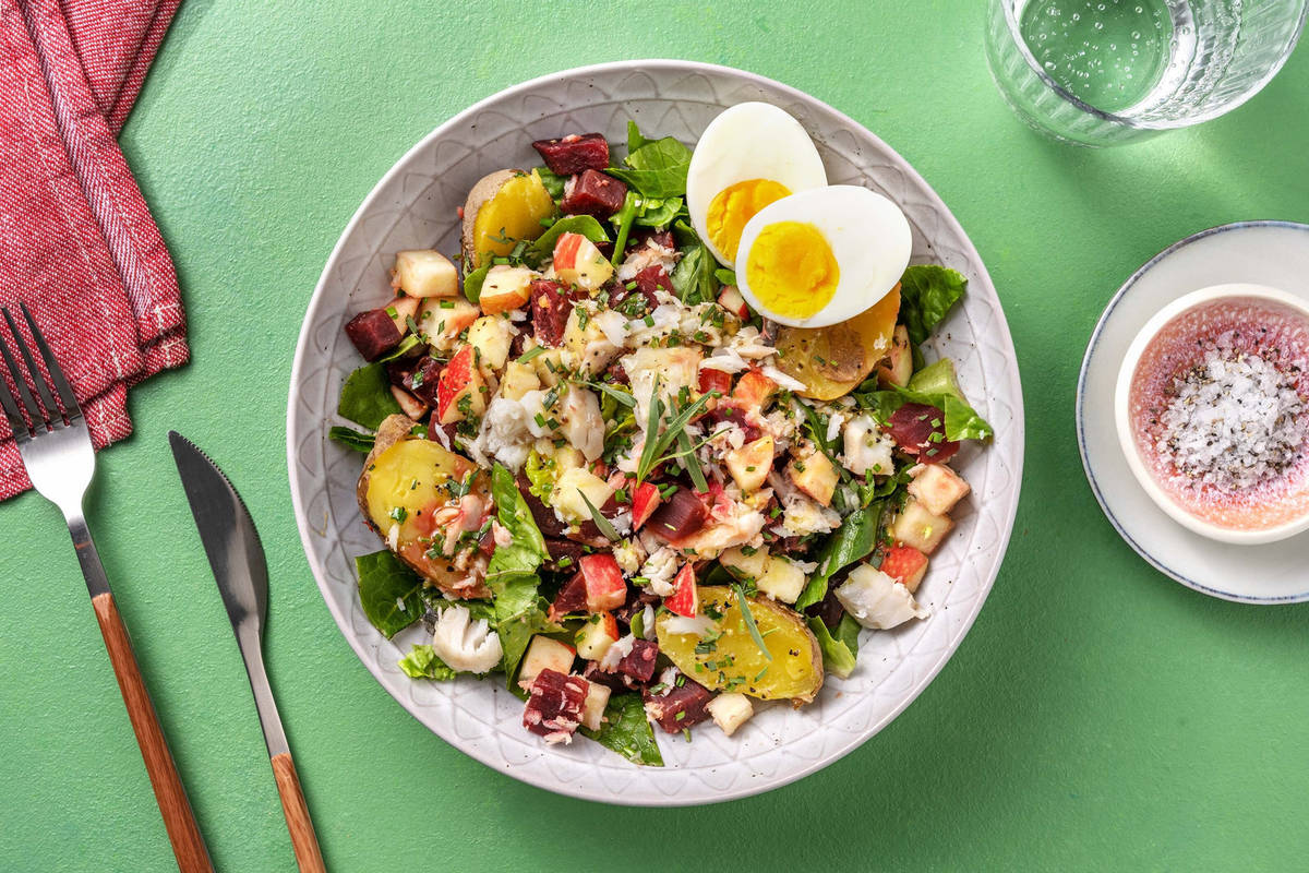 Frisse krieltjessalade met gerookte forel en bietjes