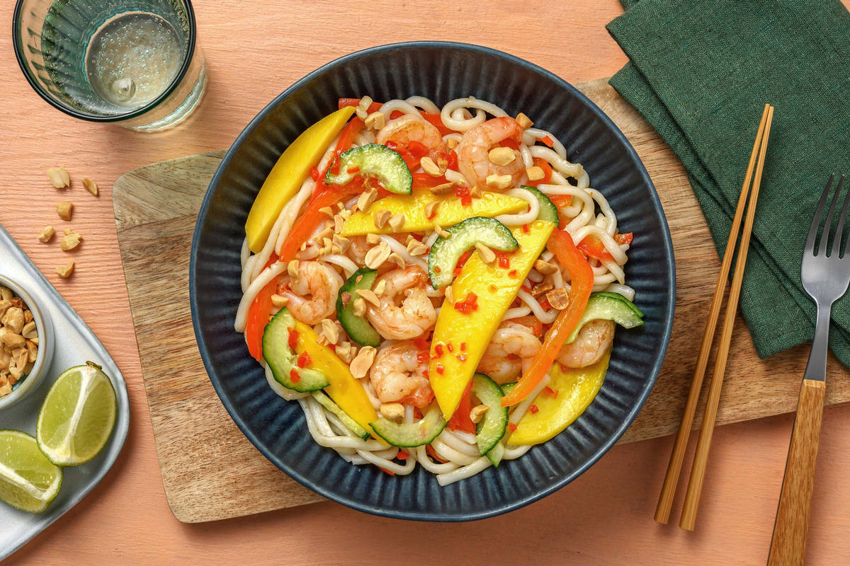 Noedelsalade met garnalen en mango
