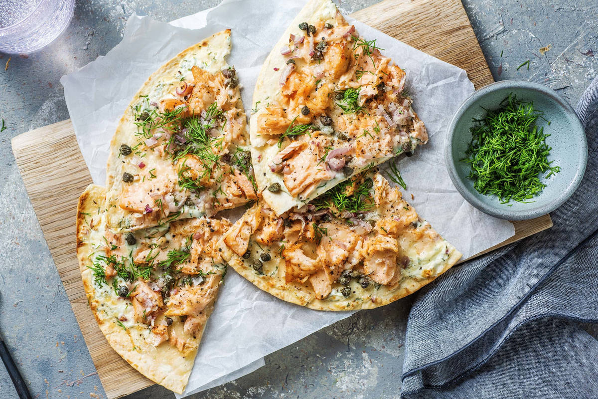 Pain plat au saumon en sauce blanche