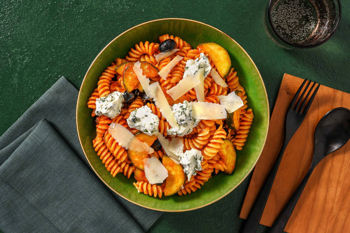 Schnelle Fusilli mit Basilikum-Ricotta-Topping