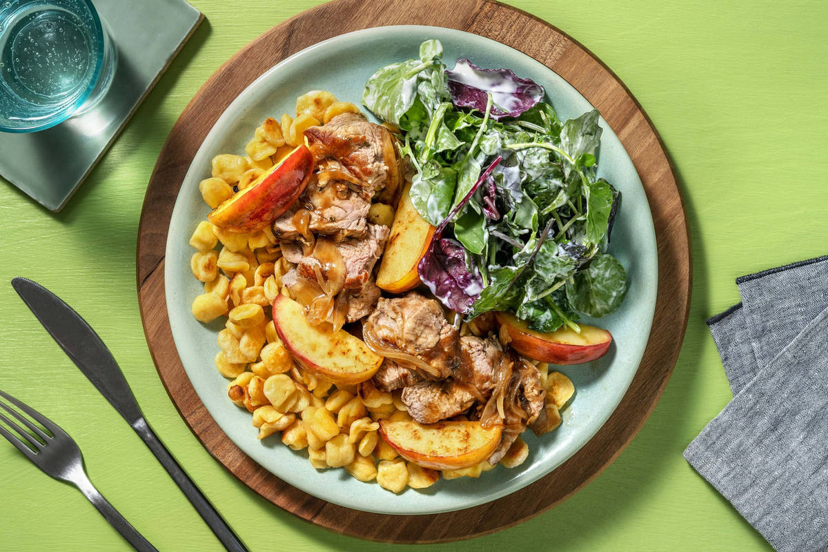 Schweinefilet mit Knöpfle und Zwiebelsauce