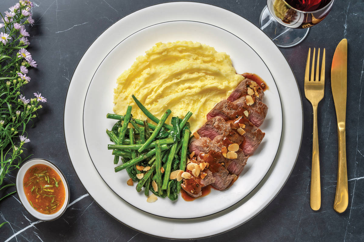 Seared Lamb & Peppercorn Gravy