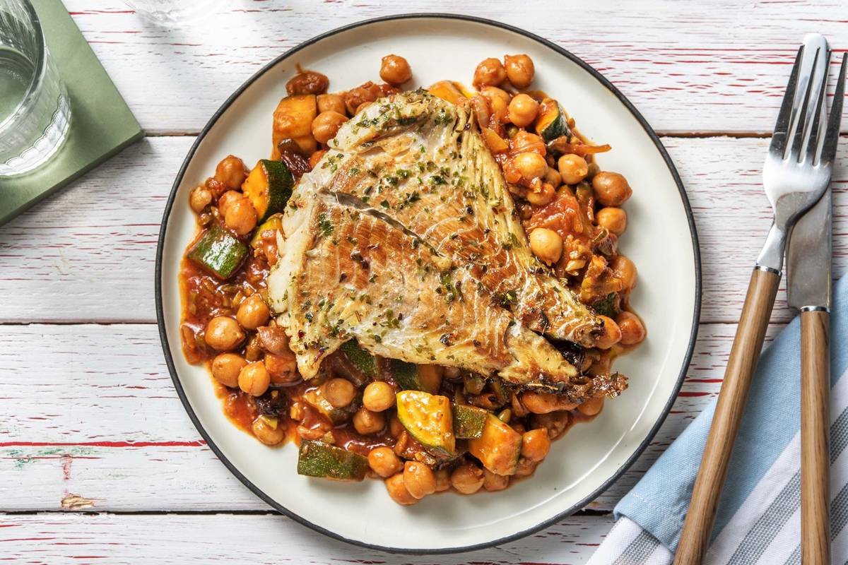 Seelachs mit mediterraner Kichererbsenpfanne